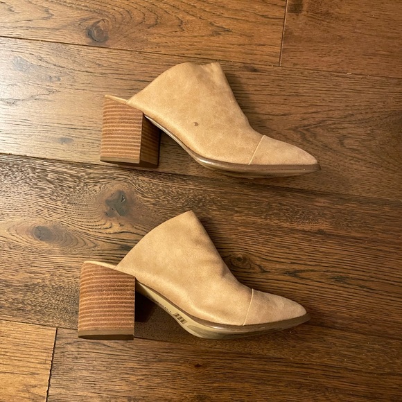 Mules - Picture 6 of 12